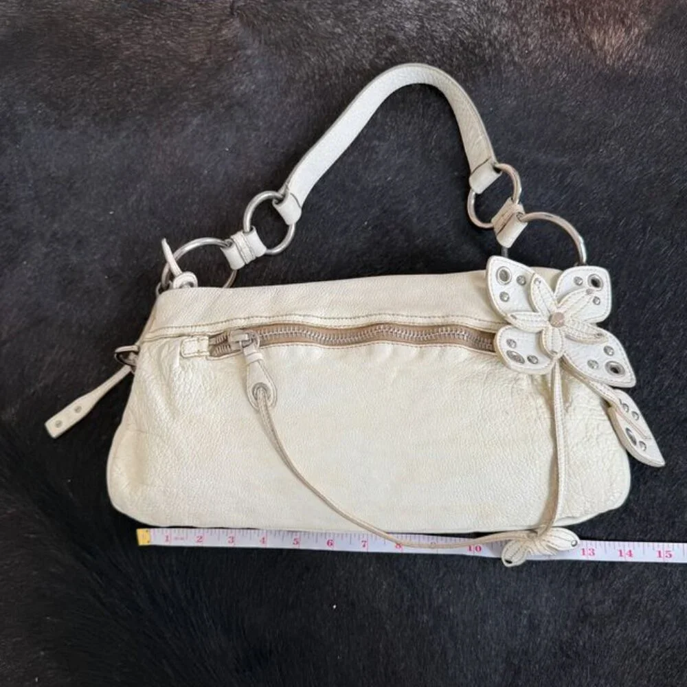 Miu Miu White Leather Handbag with Flower Motif - Picture 9 of 12